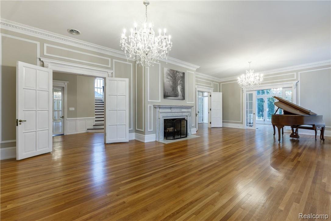 285 Washington Road Grosse Pointe, MI 48230 - Photo 31 of 81 285-Washington---Interior-018.jpg