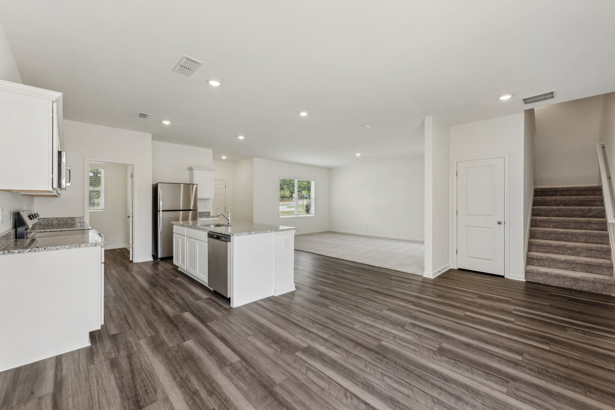 112 Mullen Way Taylor, TX 76574 - Photo 4 of 9