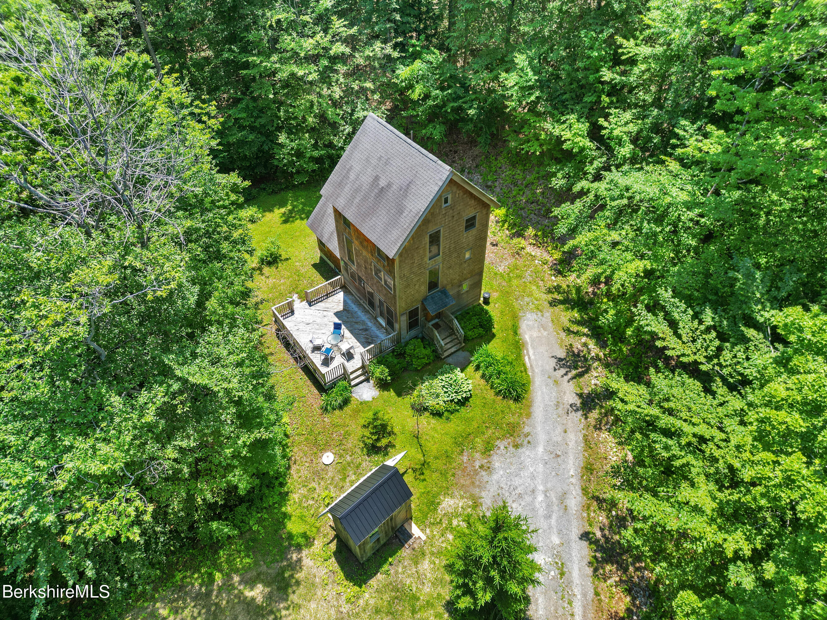 606 Leonhardt Road Becket, MA 01223 - Photo 28 of 29 905 Aerial View