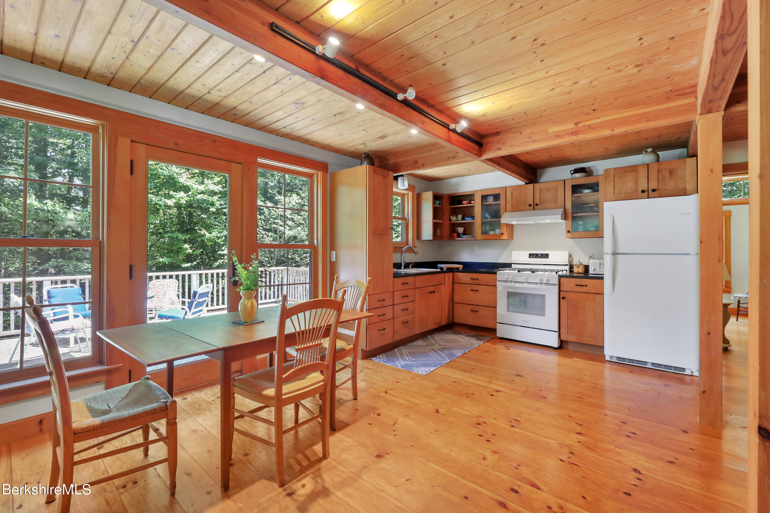606 Leonhardt Road Becket, MA 01223 - Photo 5 of 29 20 Dining Room