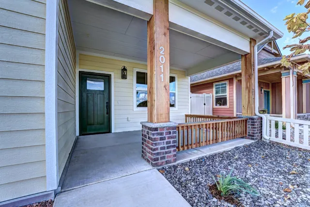 a view of front door deck