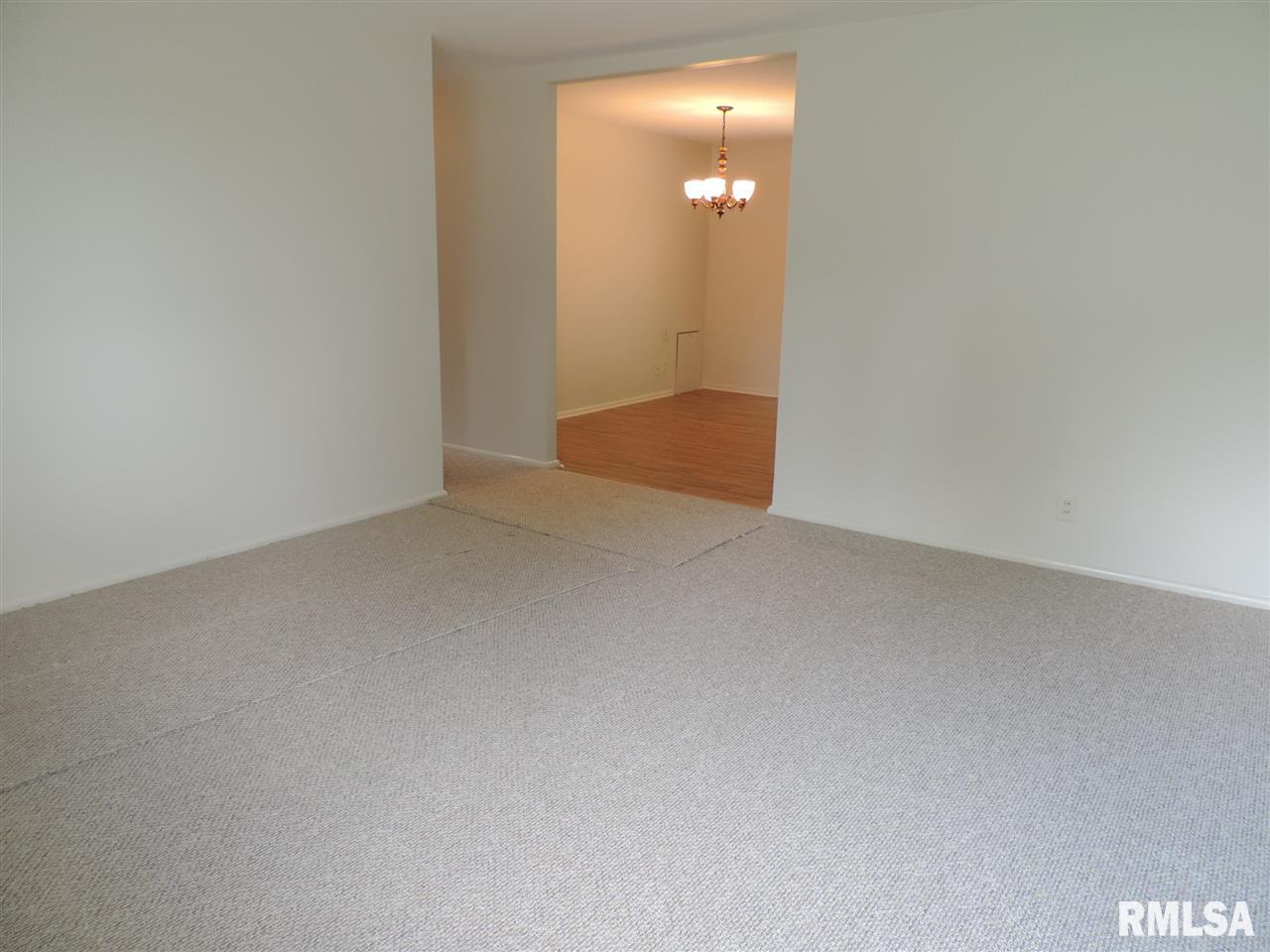 402 Dundee Road East Peoria, IL 61611 - Photo 4 of 20 Gallery Image 4