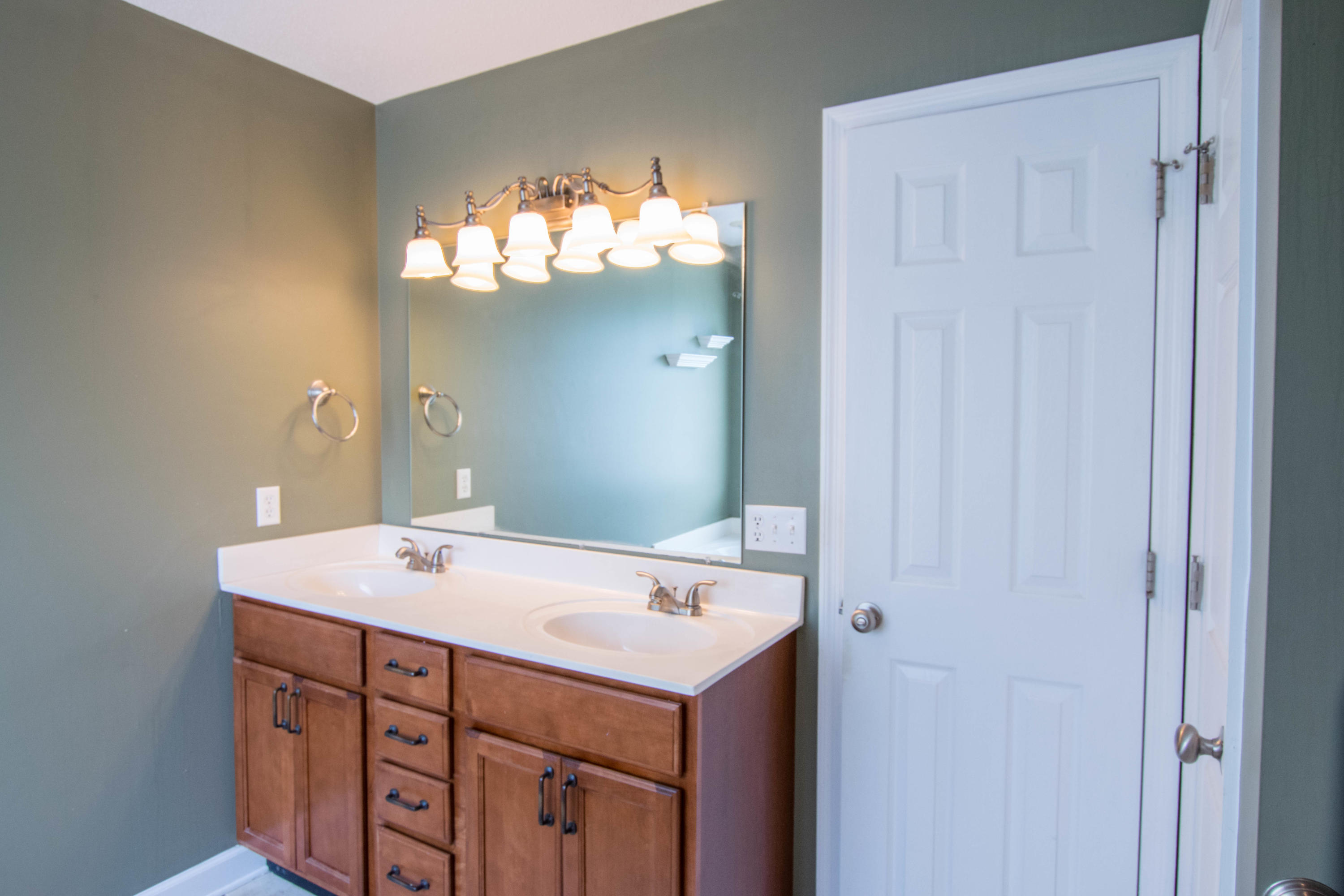 6716 Cedar Ridge Lane Harrison, TN 37341 - Photo 14 of 28 6716 Cedar Ridge mstr bth 2