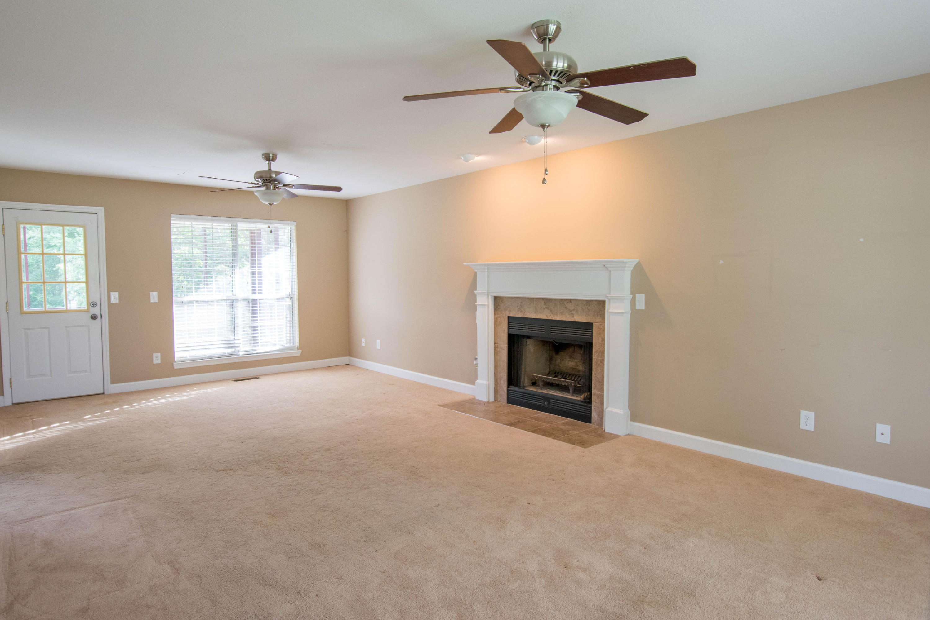6716 Cedar Ridge family room 2
