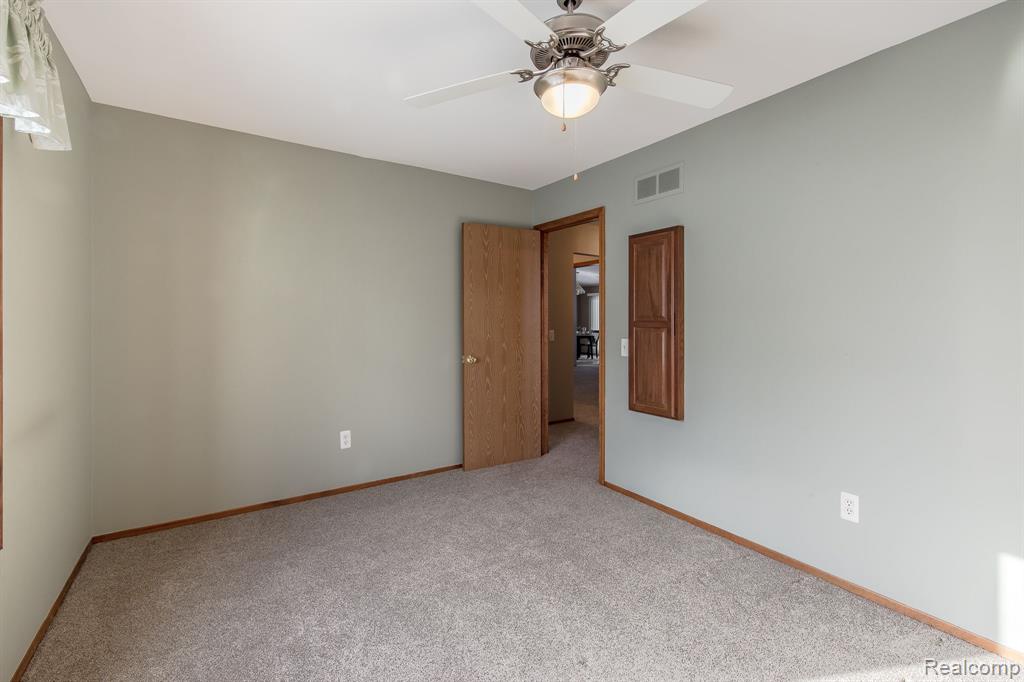 300 Prospect Drive Rochester Hills, MI 48307 - Photo 23 of 33