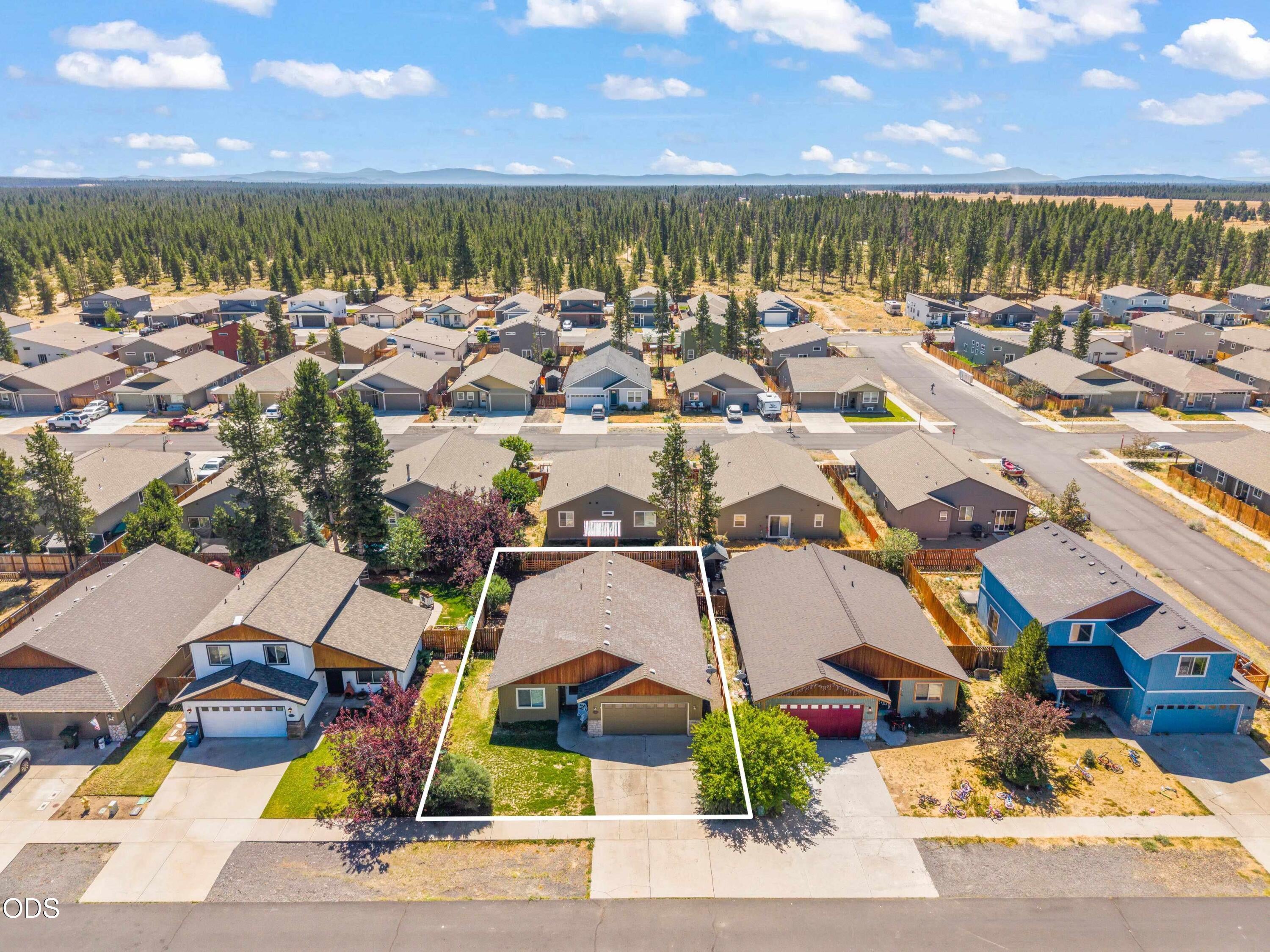 16465 Riley Drive La Pine, OR 97739 - Photo 3 of 30 Gallery Image 3