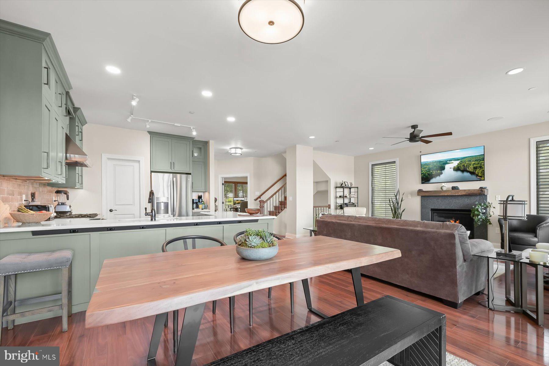 20 Shore Walk Road Riva, MD 21140 - Photo 14 of 71 Modern open concept living