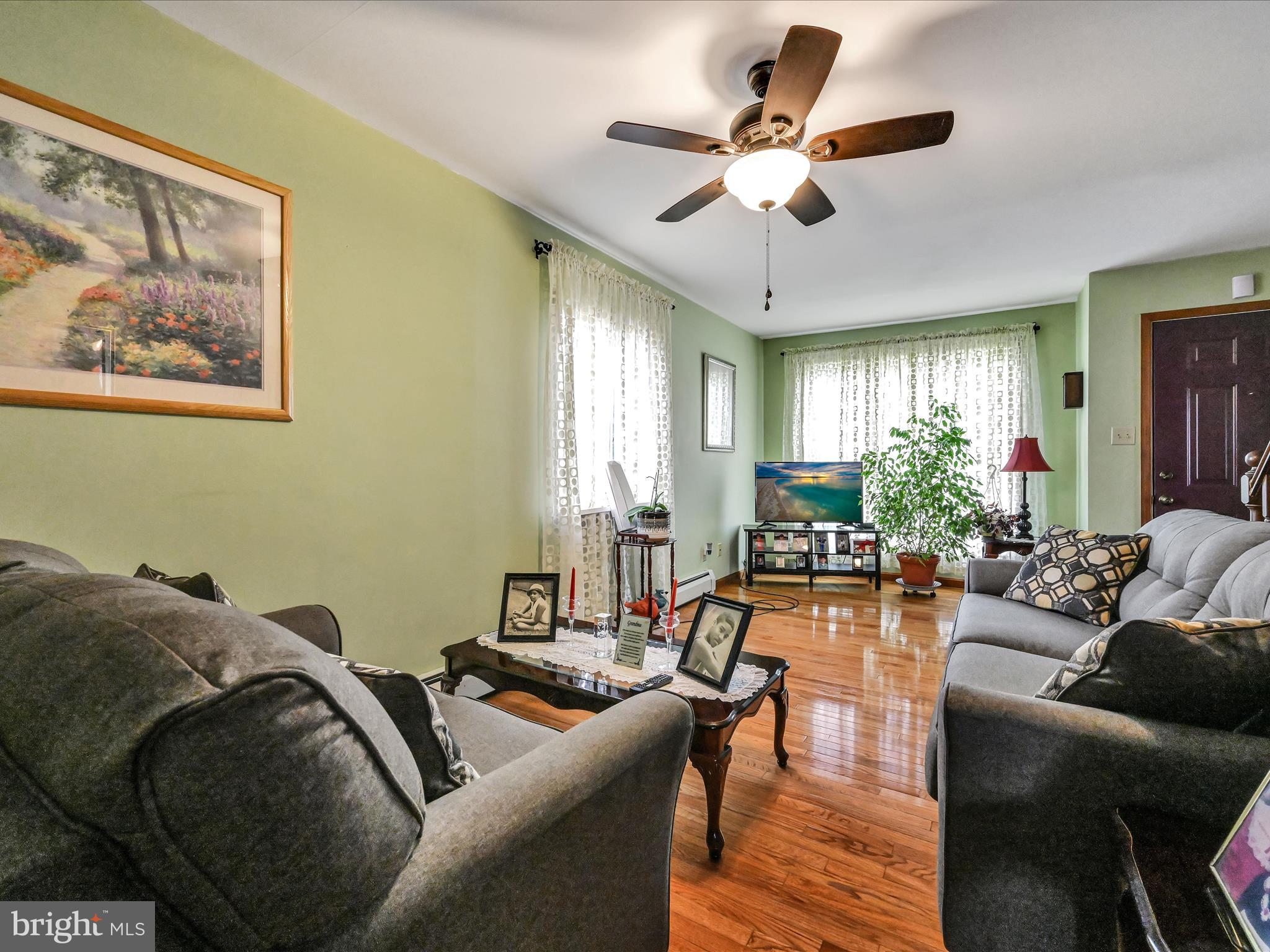601 Worth Street Lebanon, PA 17042 - Photo 7 of 29 Living Room
