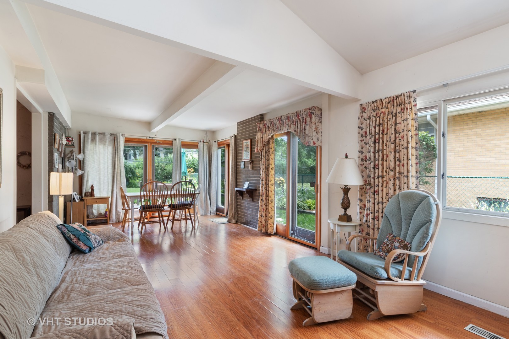 540 Briarhill Road Glenview, IL 60025 - Photo 6 of 19 a living room with furniture and a large window