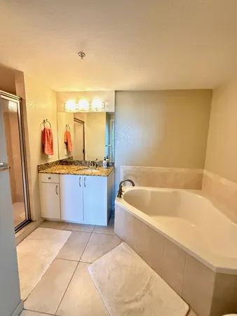 $2,700 | 1830 Radius Drive, Unit 507, Hollywood, FL 33020