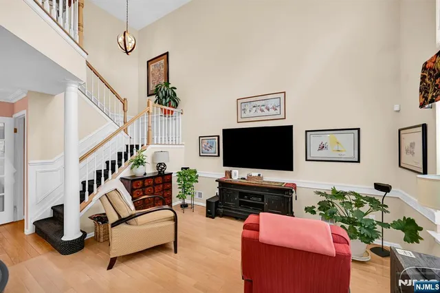 $825,000 | 474 Green Mountain Road, Mahwah, NJ 07430