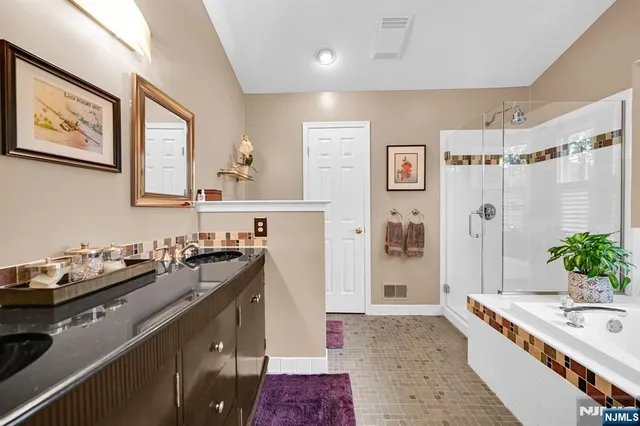 $825,000 | 474 Green Mountain Road, Mahwah, NJ 07430