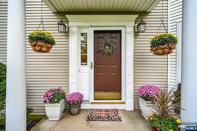 $825,000 | 474 Green Mountain Road, Mahwah, NJ 07430