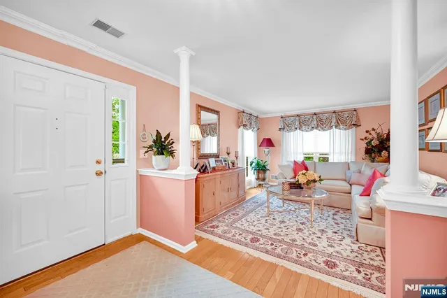 $825,000 | 474 Green Mountain Road, Mahwah, NJ 07430