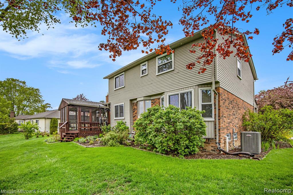 965 Dahlia Lane Rochester Hills, MI 48307 - Photo 28 of 30
