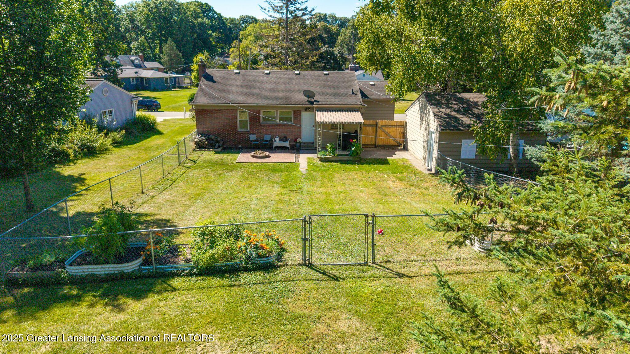 2224 Pembroke Road Lansing, MI 48906 - Photo 49 of 49 z9JUb9ZA