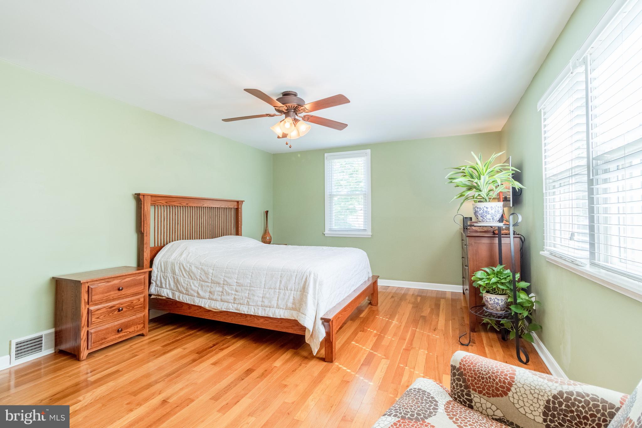 202 Sandra Road Wilmington, DE 19803 - Photo 13 of 25 Large master suite with hardwoods & ceiling fan