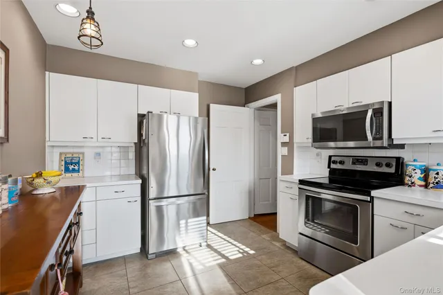 $1,549,000 | 30 Glenwood Lane, East Hills, NY 11577