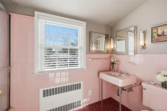 $1,549,000 | 30 Glenwood Lane, East Hills, NY 11577