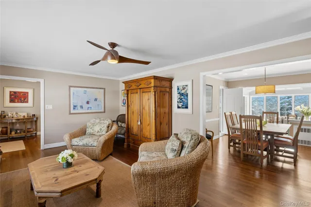 $1,549,000 | 30 Glenwood Lane, East Hills, NY 11577