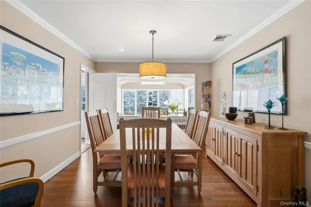 $1,549,000 | 30 Glenwood Lane, East Hills, NY 11577