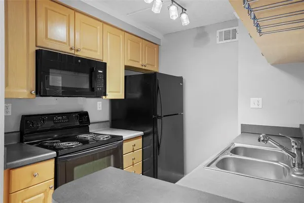 $1,999 | 108 Alameda Court, Unit 236, Tampa, FL 33609