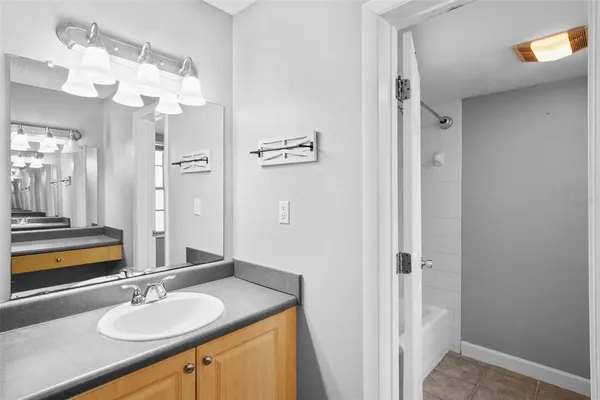 $1,999 | 108 Alameda Court, Unit 236, Tampa, FL 33609
