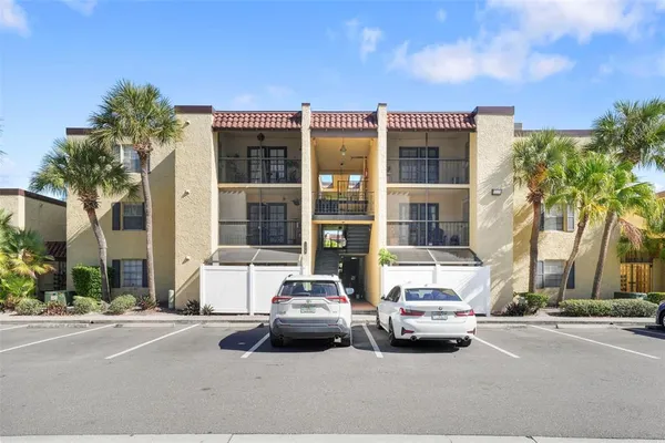 $1,999 | 108 Alameda Court, Unit 236, Tampa, FL 33609