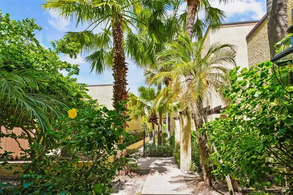 $1,999 | 108 Alameda Court, Unit 236, Tampa, FL 33609