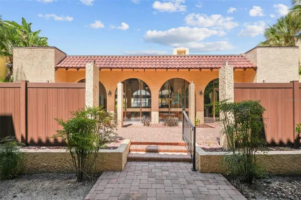 $1,999 | 108 Alameda Court, Unit 236, Tampa, FL 33609