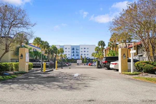 $1,999 | 108 Alameda Court, Unit 236, Tampa, FL 33609