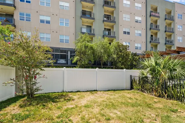 $2,100 | 108 Alameda Court, Unit 236, Tampa, FL 33609