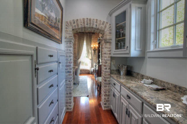 115 Oak Avenue Fairhope, AL 36532 - Photo 17 of 45 butlers pantry