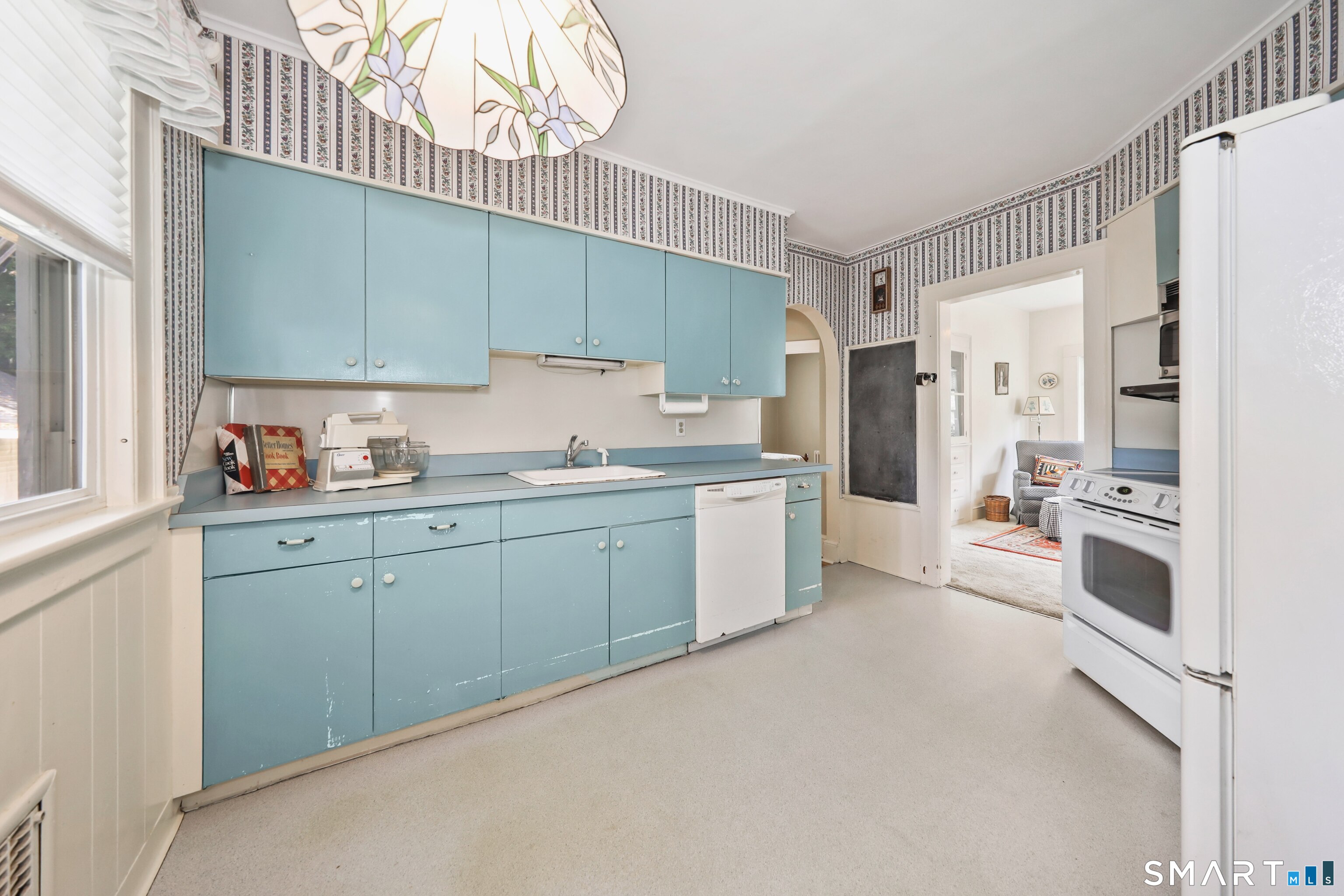 249 Montoe Road Waterbury, CT 06704 - Photo 7 of 40 Gallery Image 7