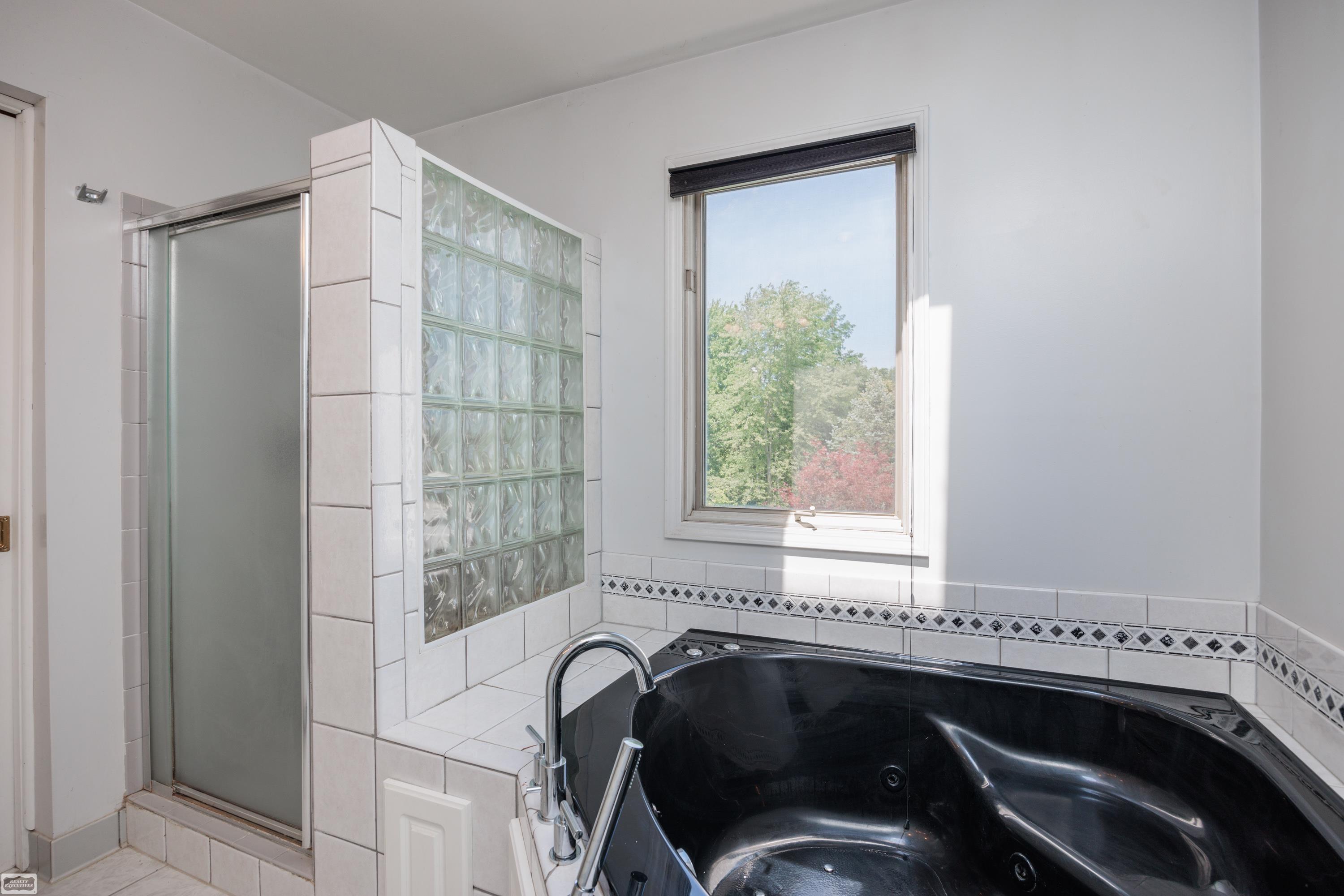 23251 McPhall Road Armada, MI 48005 - Photo 18 of 39 50118336-17.JPG