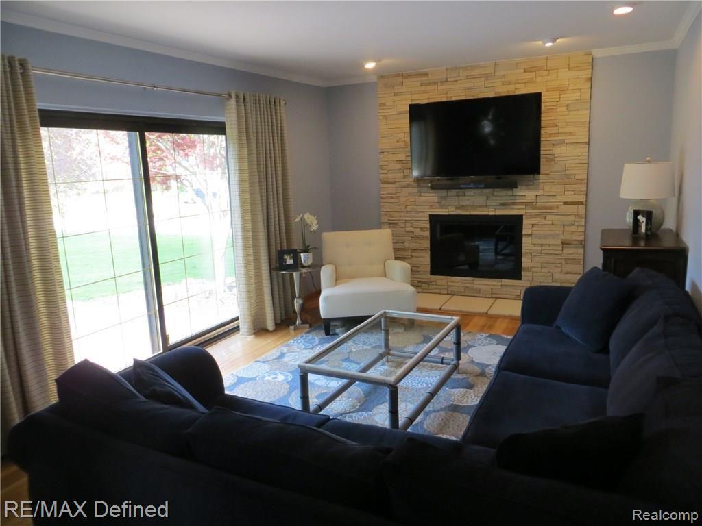 2050 Warrington Road Rochester Hills, MI 48307 - Photo 8 of 22