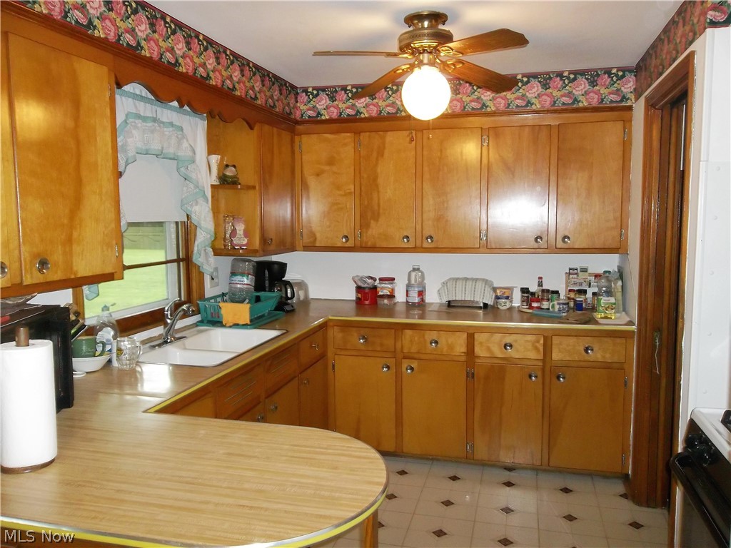 5585 Oberlin Road Amherst, OH 44001 - Photo 2 of 31 Gallery Image 2