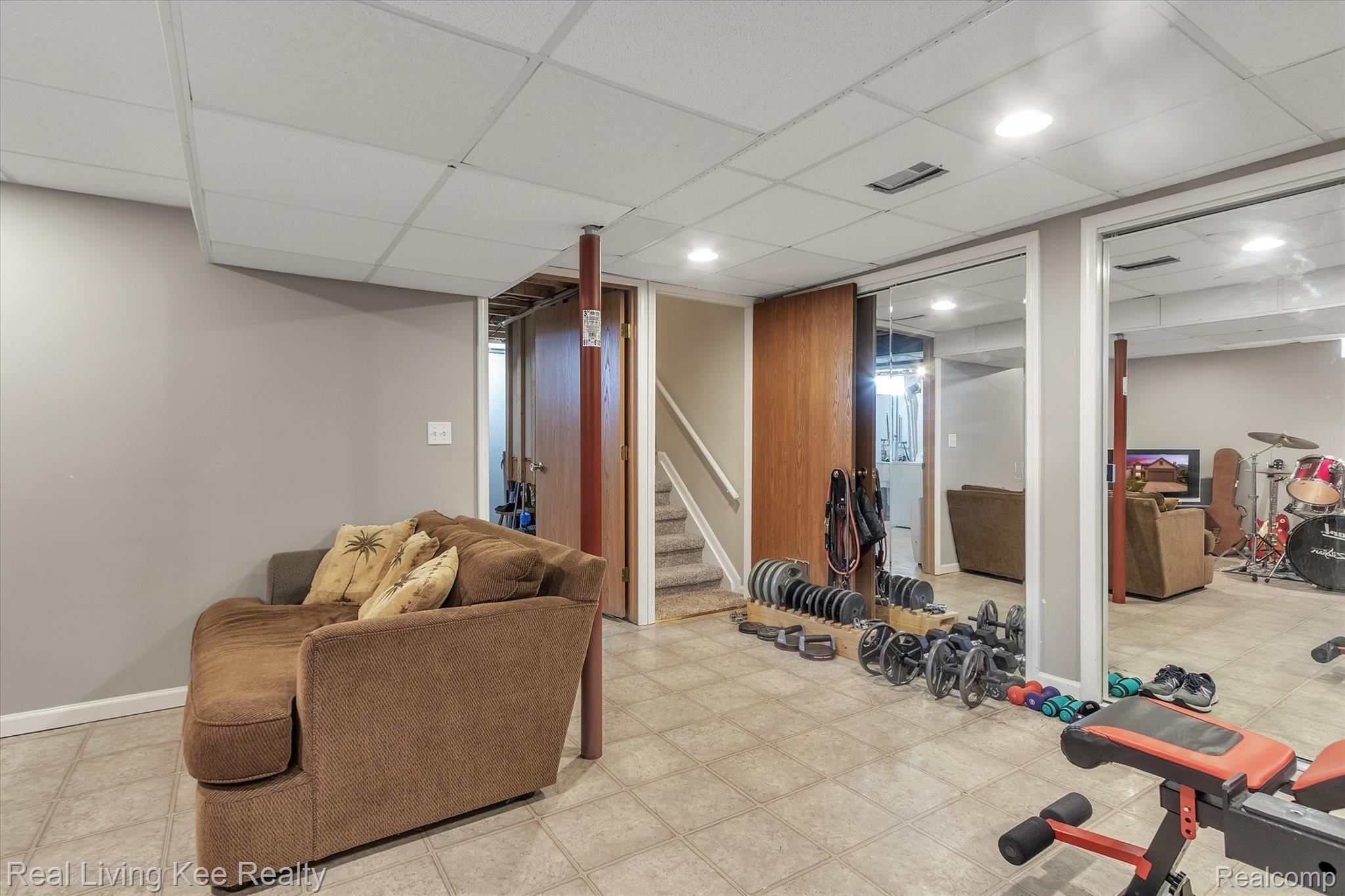 1609 Stonecrest Drive Rochester, MI 48307 - Photo 34 of 39 33-1609-Stonecrest-Dr-Windowstill-Real-Estate-Photography-33.jpg