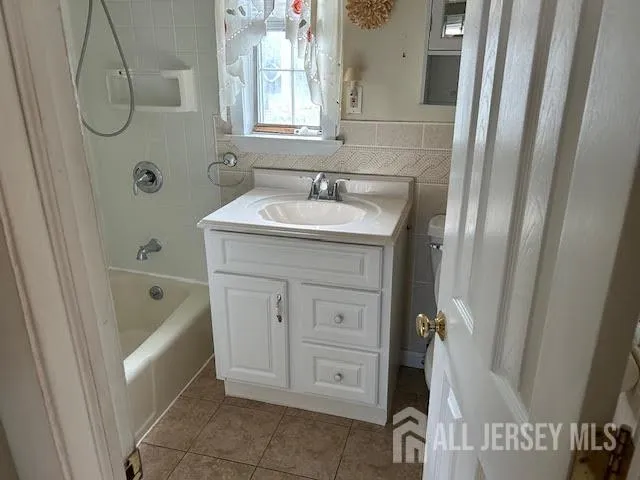 $2,700 | 1515 Thomas Avenue, North Brunswick, NJ 08902