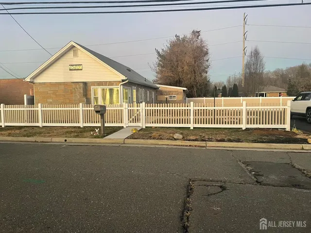 $2,500 | 1515 Thomas Avenue, North Brunswick, NJ 08902