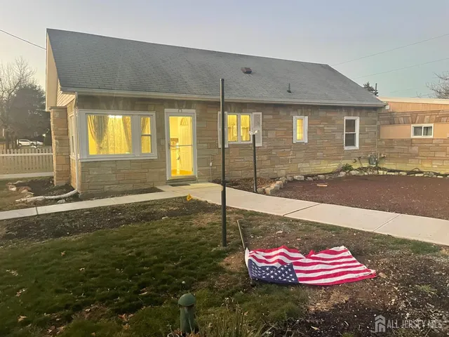 $2,700 | 1515 Thomas Avenue, North Brunswick, NJ 08902