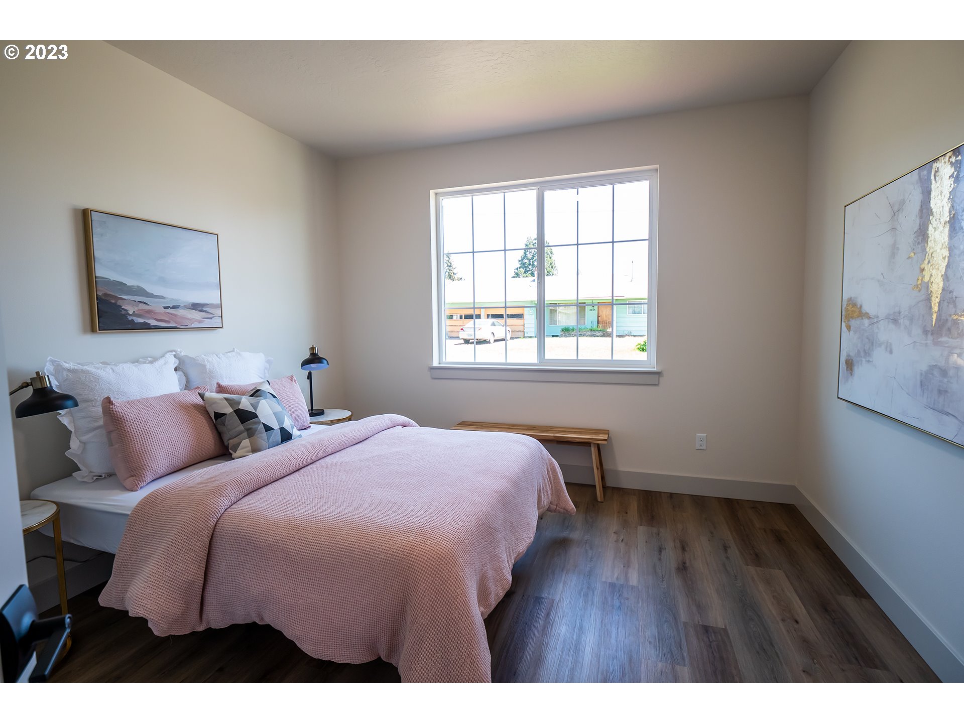 1050 Kintzley Avenue Springfield, OR 97478 - Photo 24 of 48 a bedroom with two beds and a window