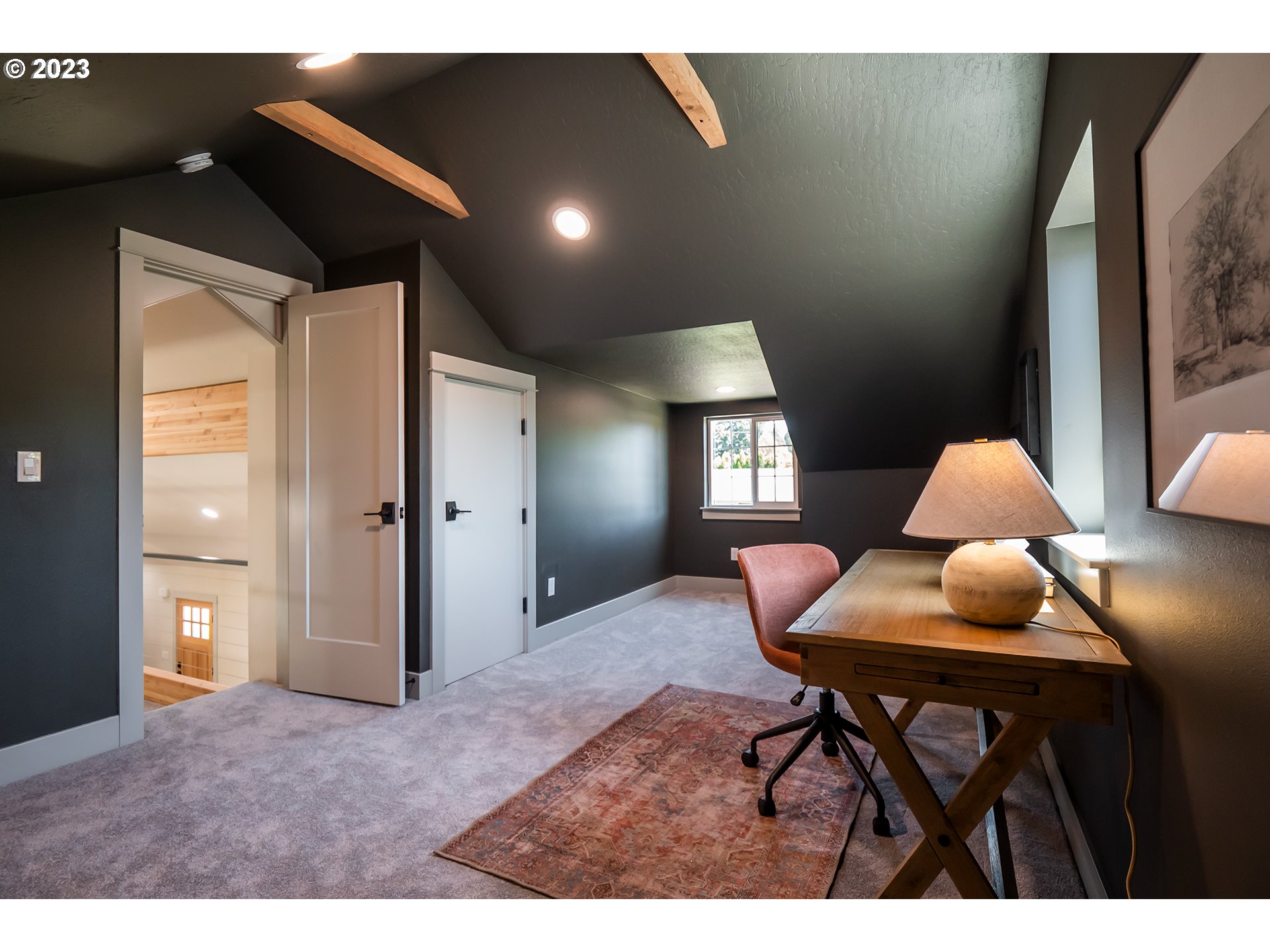 1050 Kintzley Avenue Springfield, OR 97478 - Photo 30 of 48 a workspace with furniture and window