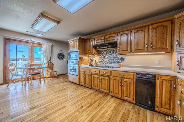 $599,000 | 23598 Falcon Road, Lebanon, MO 65536