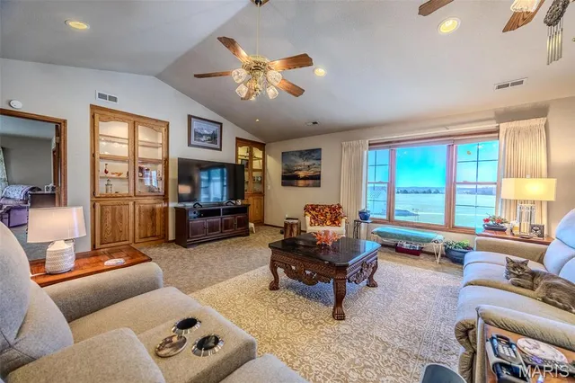 $599,000 | 23598 Falcon Road, Lebanon, MO 65536