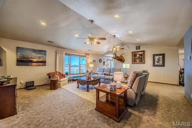 $599,000 | 23598 Falcon Road, Lebanon, MO 65536