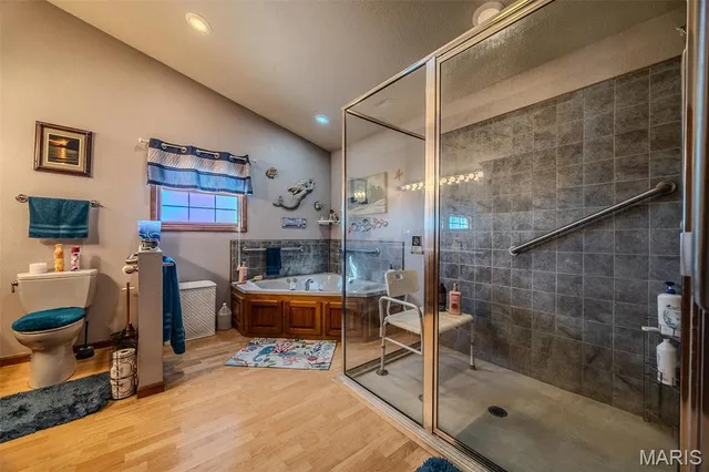 $599,000 | 23598 Falcon Road, Lebanon, MO 65536