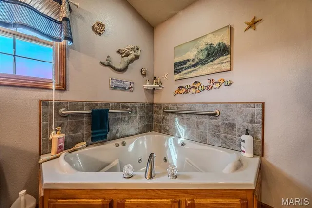 $599,000 | 23598 Falcon Road, Lebanon, MO 65536