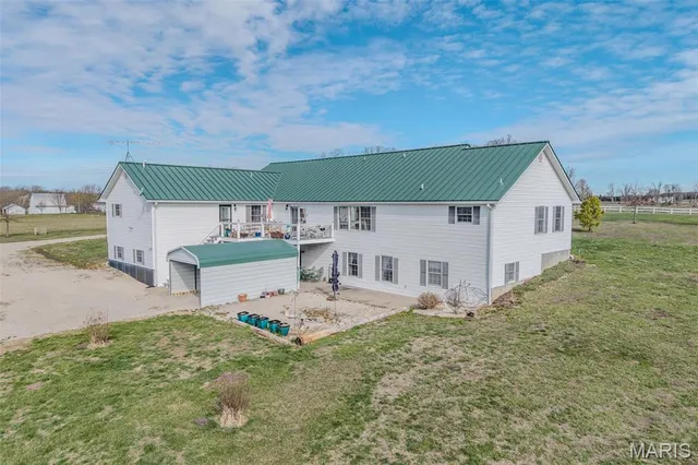 $599,000 | 23598 Falcon Road, Lebanon, MO 65536