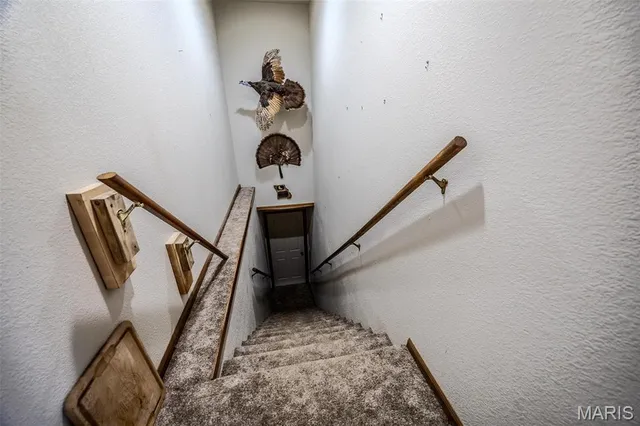 $599,000 | 23598 Falcon Road, Lebanon, MO 65536